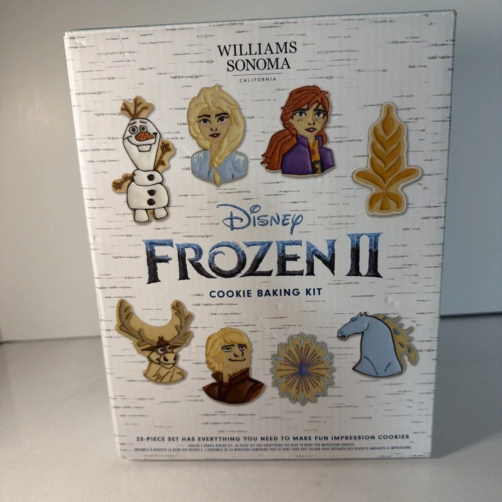 Williams Sonoma Disney Frozen 2™ Boxed Cookie Kit 23 Pieces NEW Open Box